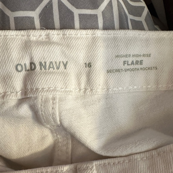 Nwt Old Navy higher high rise flare white size 16 - Picture 4 of 7